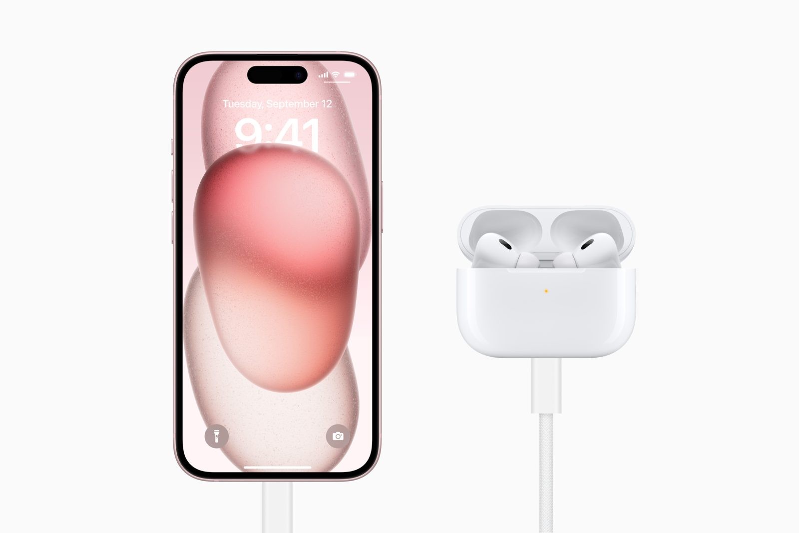 Nowe AirPodsy Pro naładujesz przez USB-C. Kabel możesz pożyczyć z nowego iPhone’a