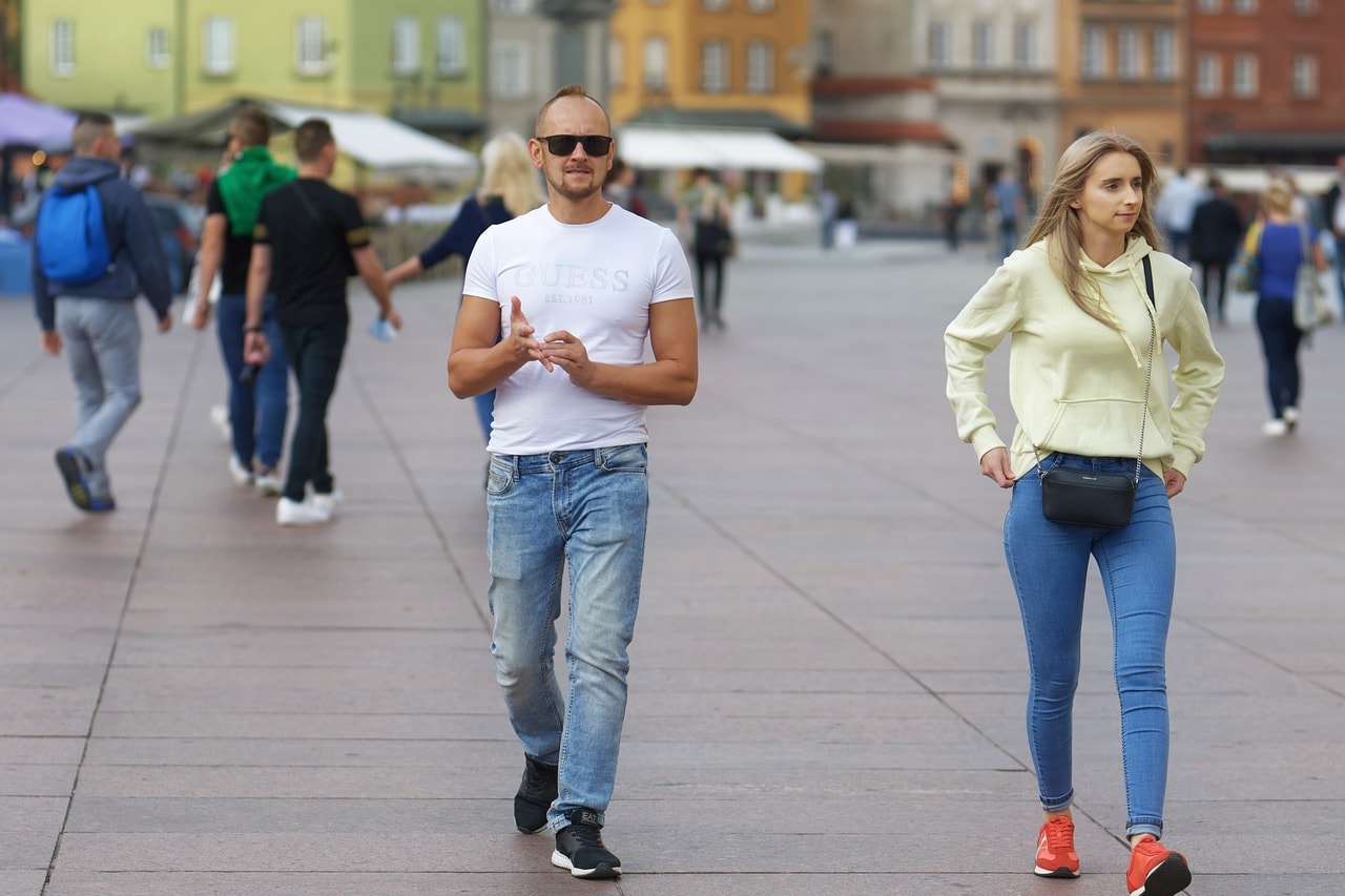 Polacy, ujęcie z warszawskiej starówki
