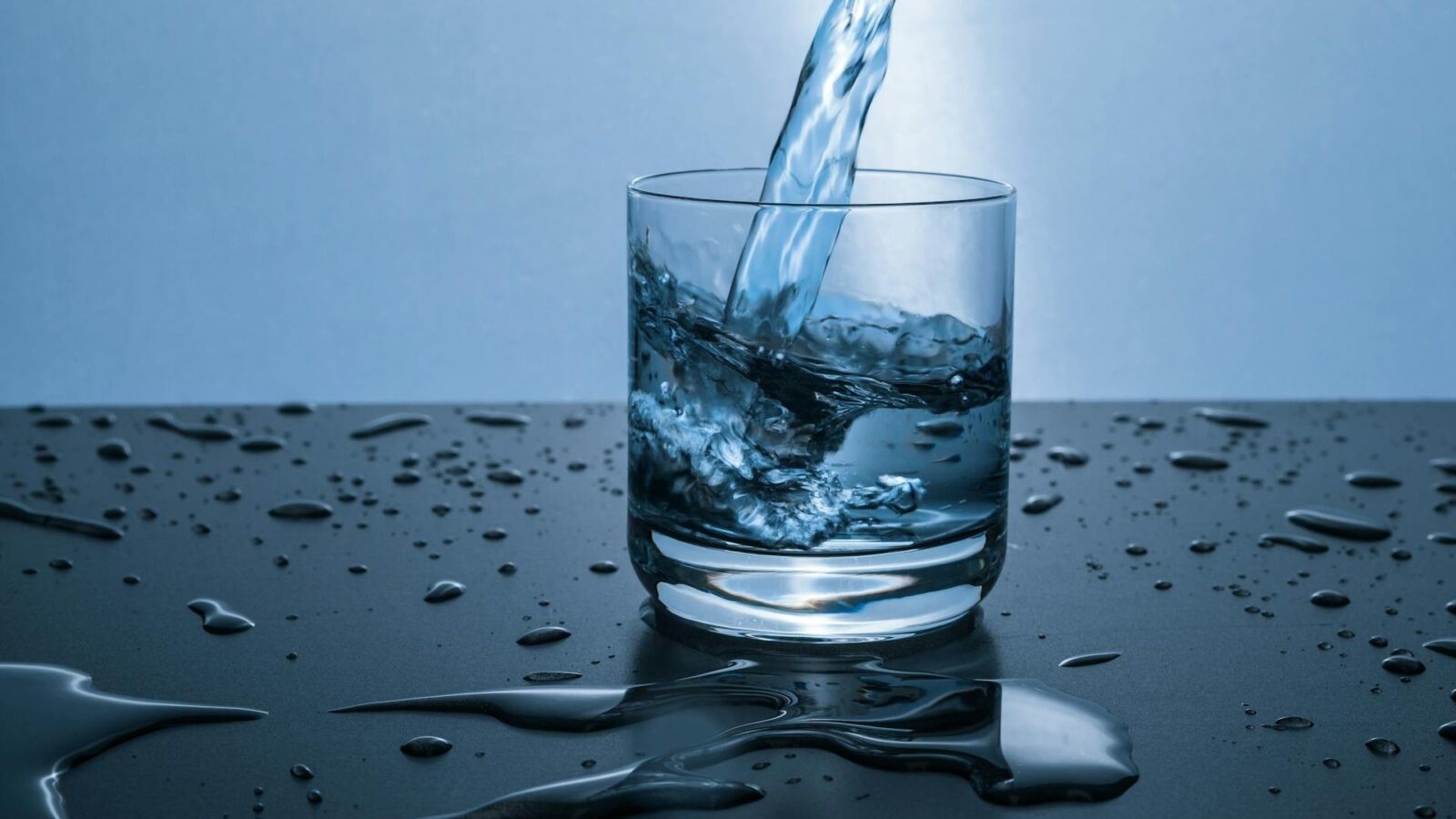 Zapasy słodkiej wody kurczą się w zastraszającym tempie. Dlaczego powinno nas to martwić?