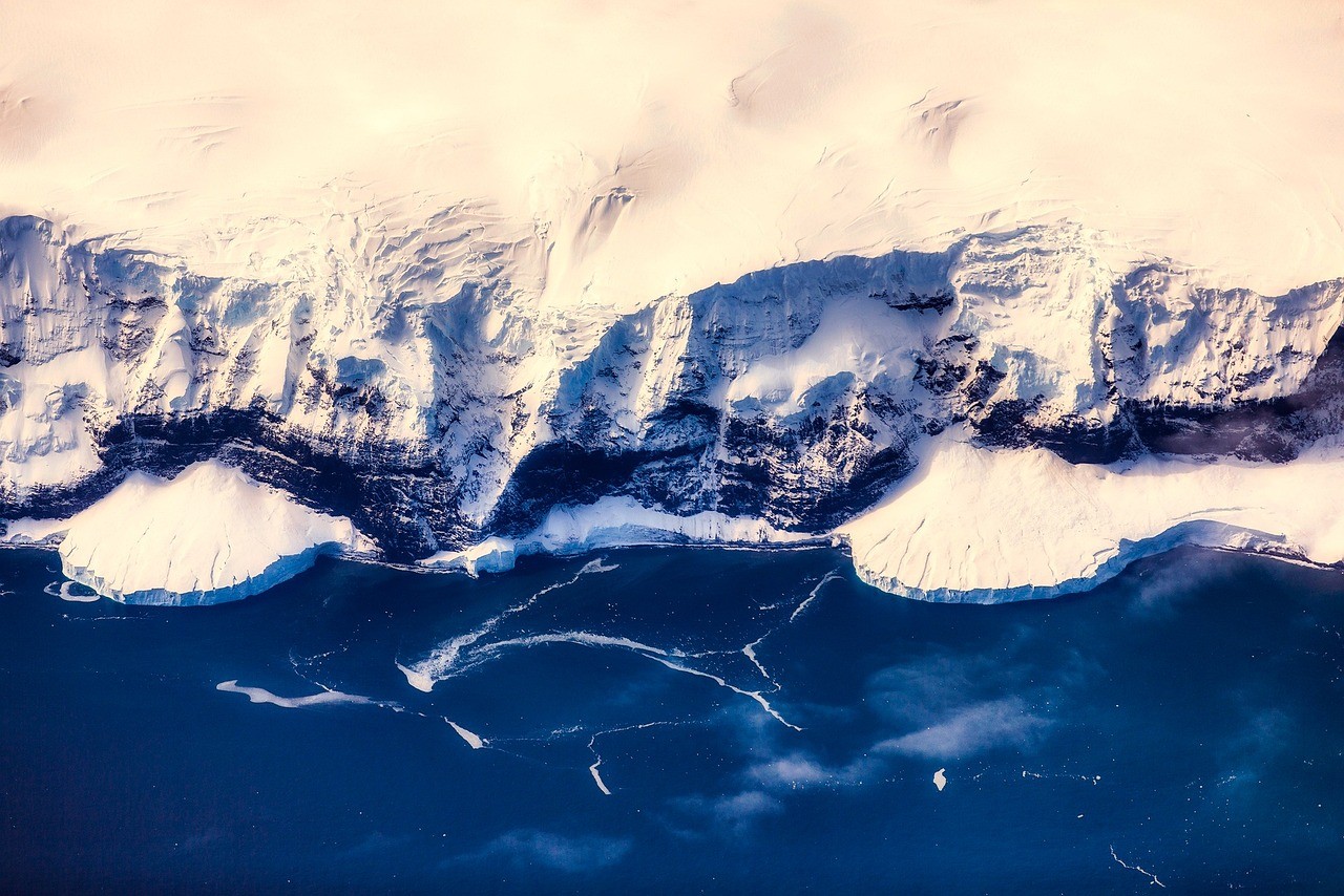 Zdjęcie poglądowe Antarktydy z lodu ptaka
