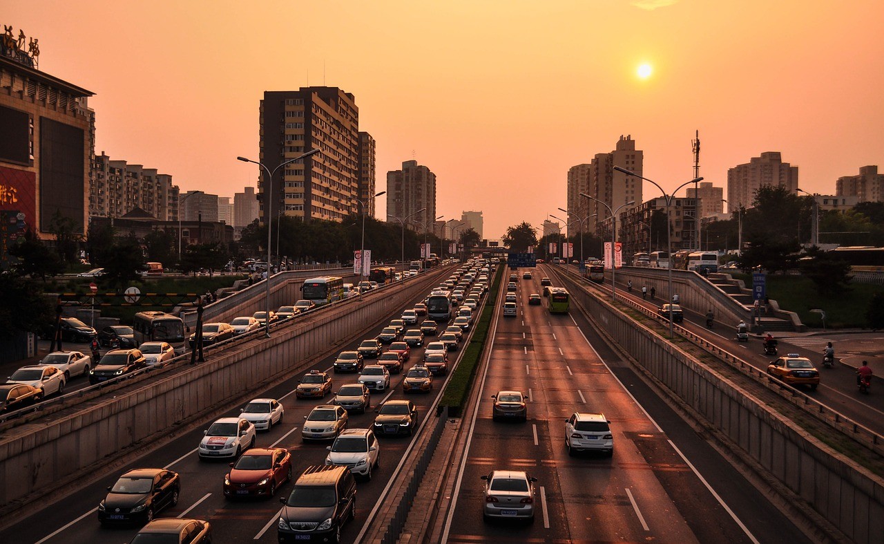Ruch uliczny w jednym z  chińskich miast
