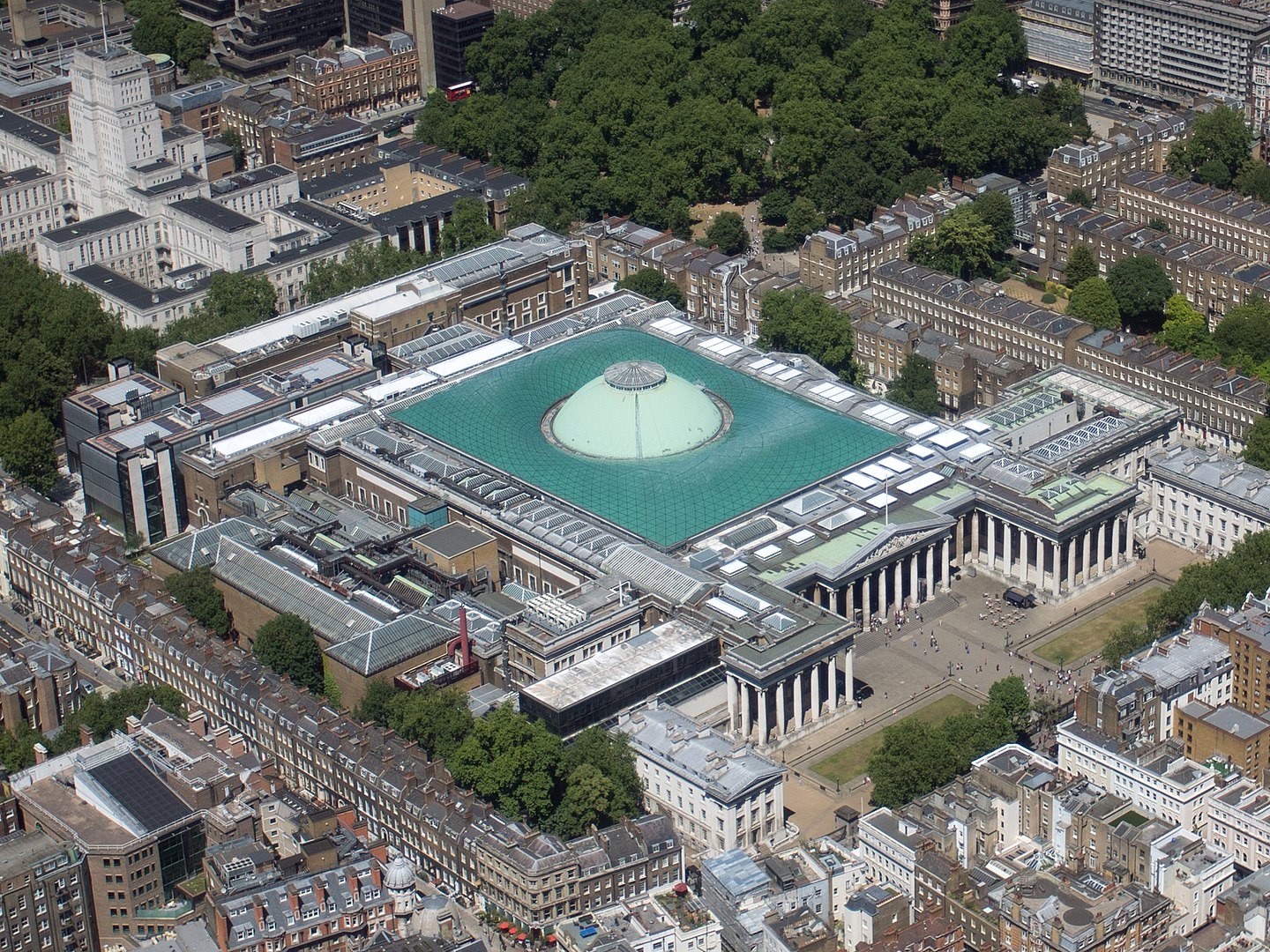 Widok z góry na British Museum w Londynie / źródło: Luke Massey &#038; the Greater London National Park City Initiative, Wikimedia Commons, CC BY 2.0
