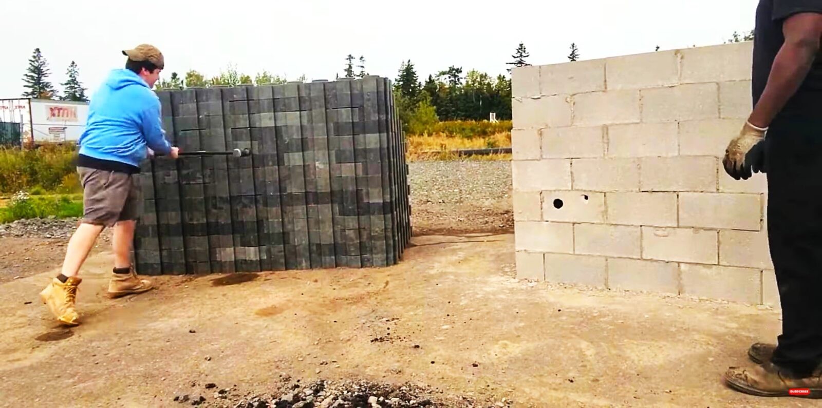 Test wytrzymałości betonu Plaex / źródło: Plaex Building Systems Inc. / Youtube.com
