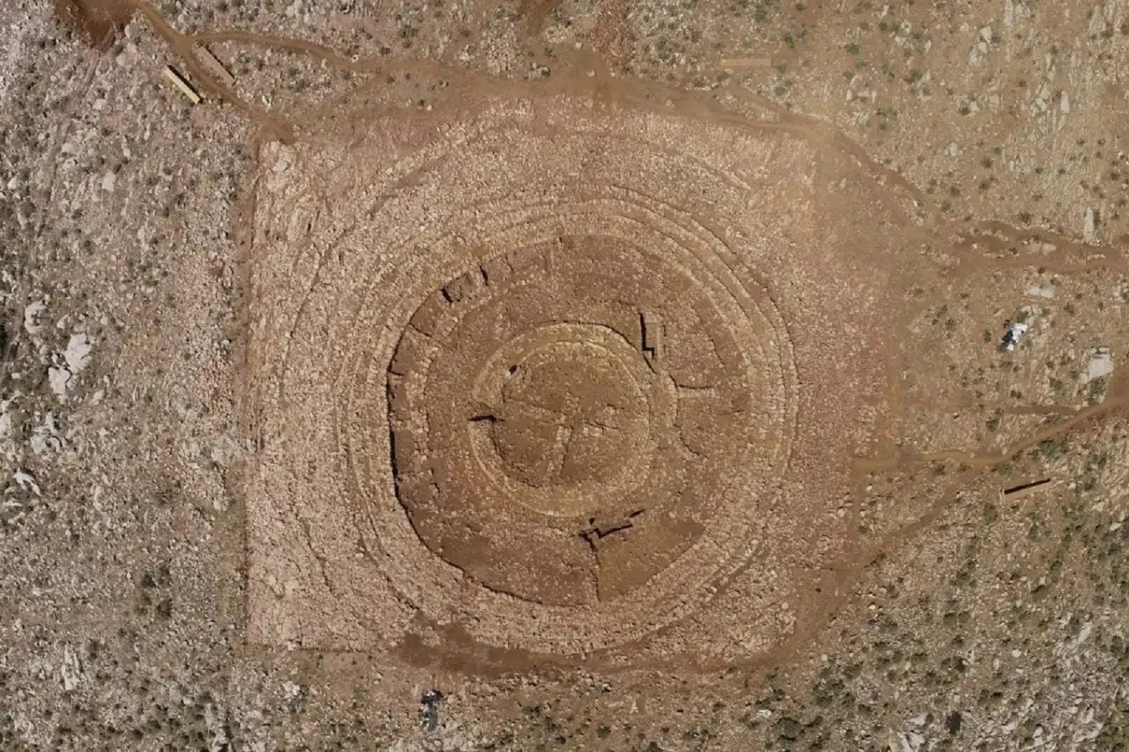 Budowa lotniska na Krecie wstrzymana. Na jego terenie odkryto zagadkowy monumentalny labirynt
