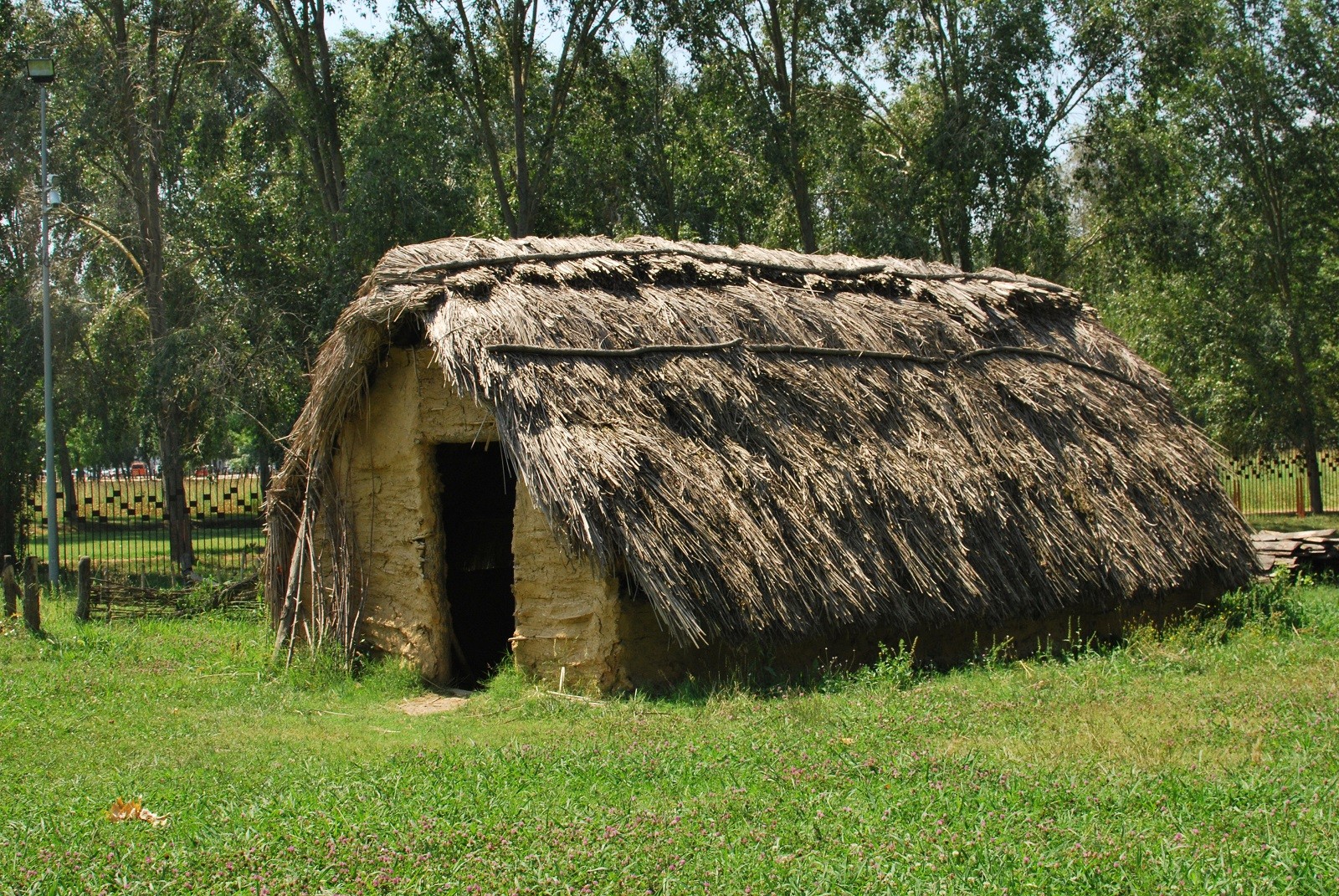 Drewniane elementy sięgają epoki kamienia. Archeolodzy poznali sekrety tego miejsca