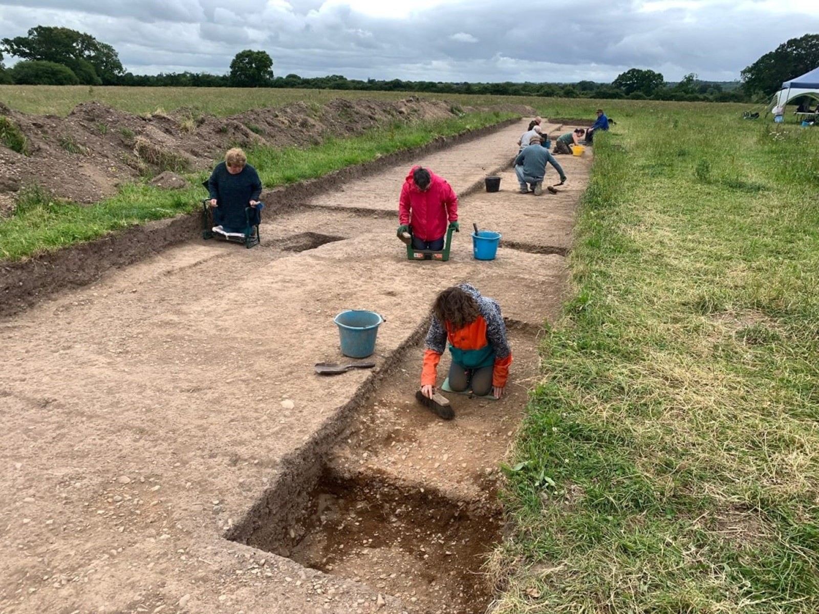 Opuszczona osada i prostokątne struktury. Archeolodzy mają kluczowy dowód dotyczący rzadkich obiektów