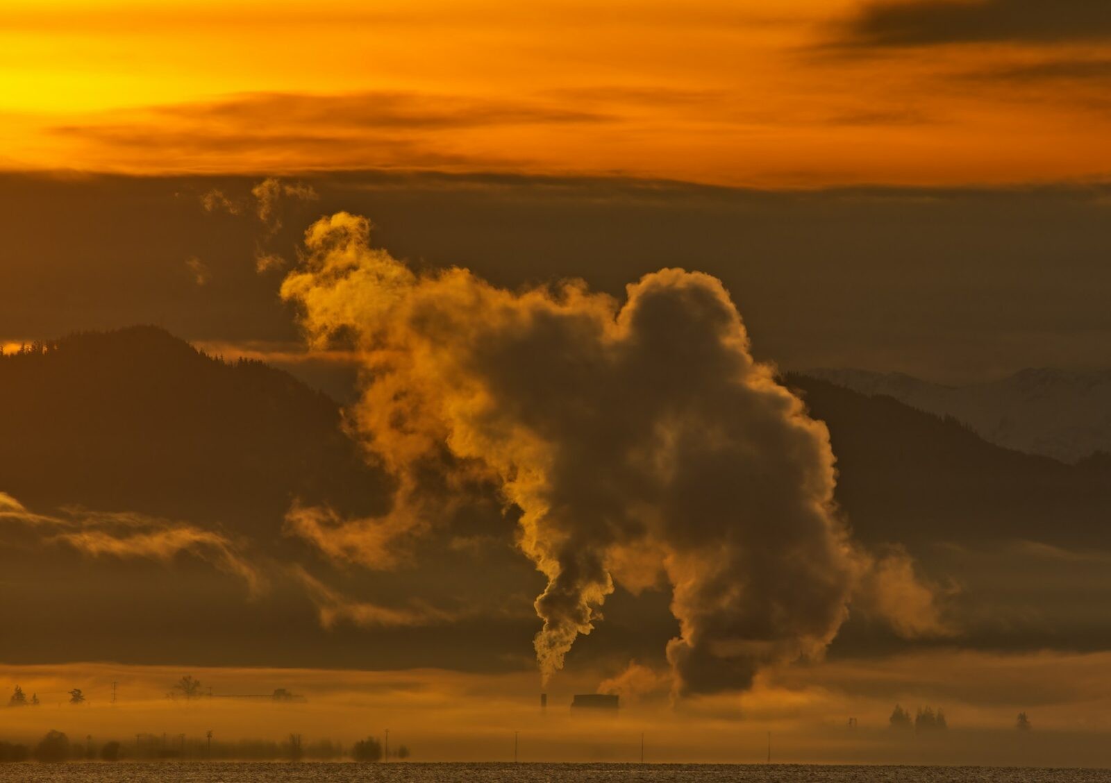 Nowy katalizator pomoże zmniejszyć emisję dwutlenku węgla do atmosfery /Fot. Unsplash
