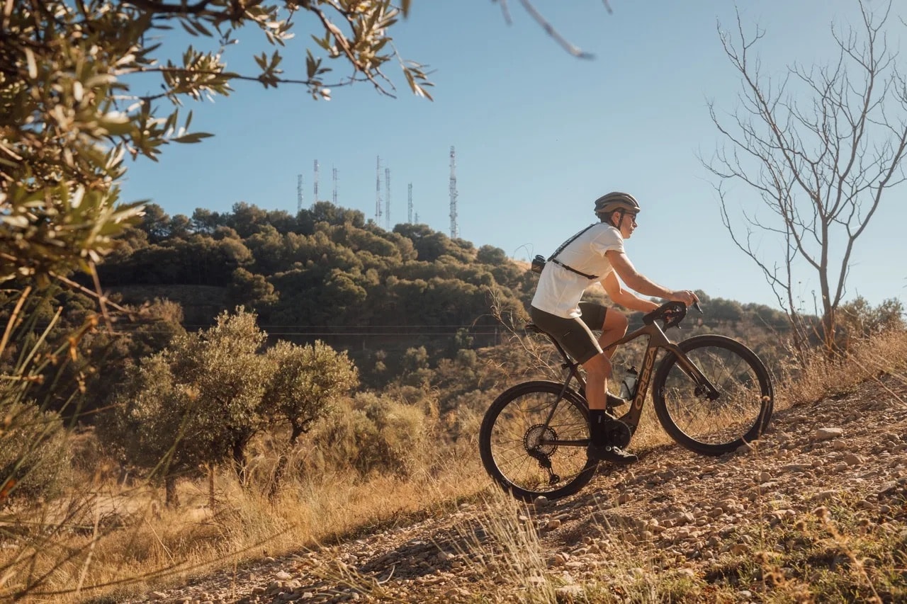 Rower idealny? Ten e-bike oferuje cudowny dualizm, którego trzeba rowerzystom