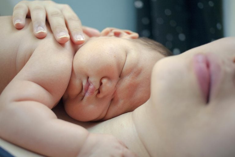 Noworodki nienawidzą ciszy. Pokochają za to biały szum