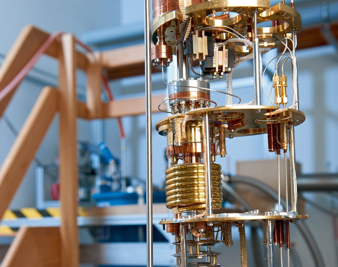 Komputery kwantowe bliżej skalowania. Uwięzienie tysiąca atomów wskazuje drogę do stu tysięcy kubitów