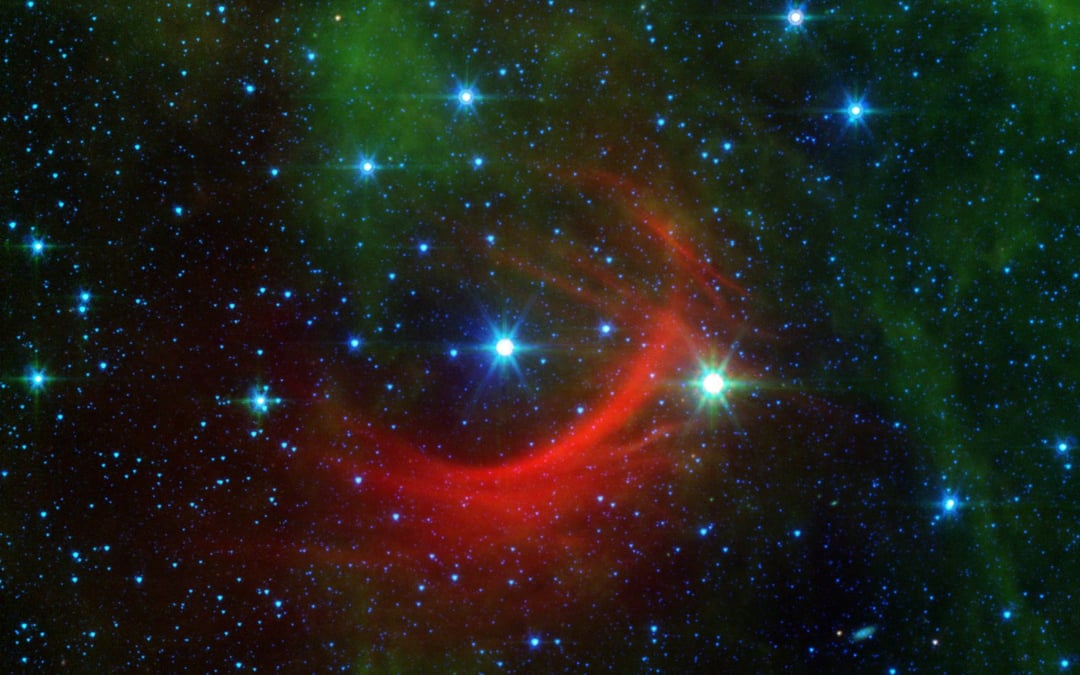 Problem czterech ciał w wersji ekstremalnej. Układ gwiazd tak ciasny, że aż niewygodny dla fizyki