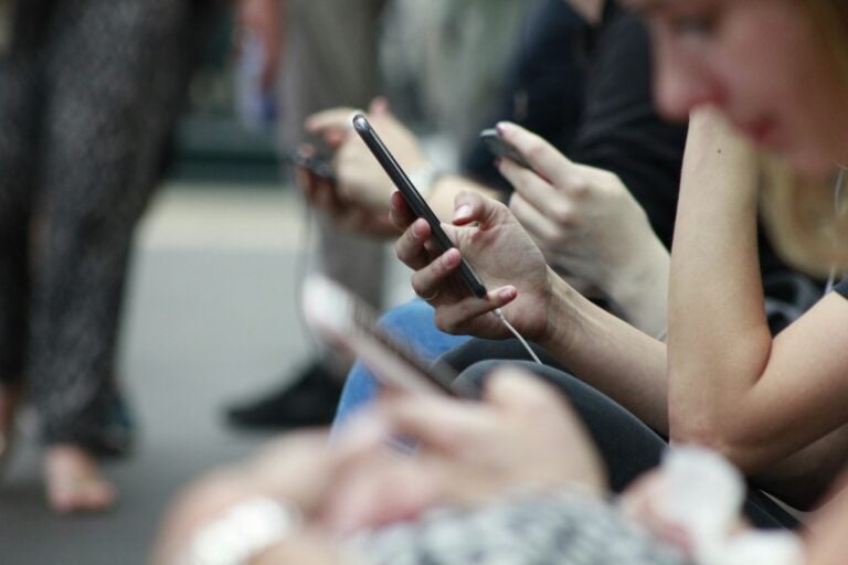Kiedyś Internet wiedział, jakie kupuję buty. Dziś ChatGPT wie, kiedy płaczę i chce mówić o tym moim bliskim