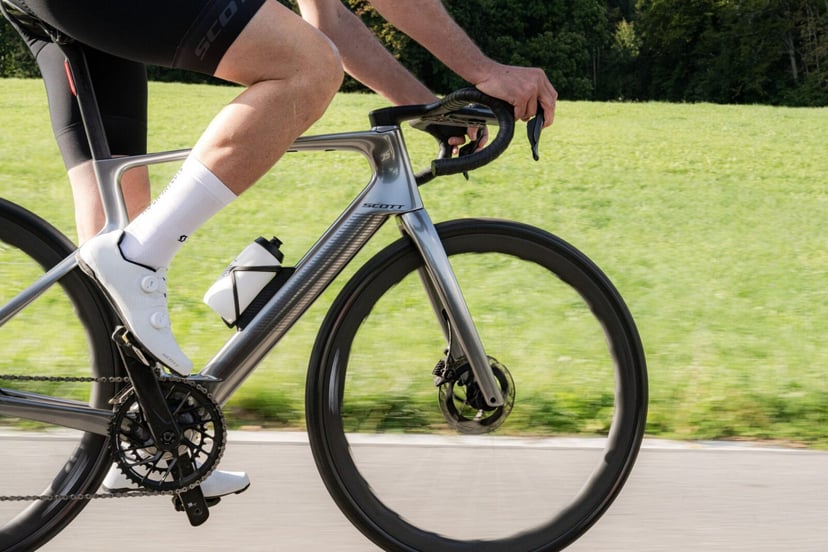 Magiczna bariera 10 kg przekroczona. Elektryczny Scott Fastlane zawstydzi swoich kuzynów bez wspomagania