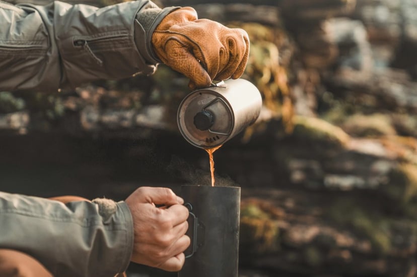 Zaparz kawę wodą z potoku. Tytanowa butelka za 50 dolarów robi furorę wśród miłośników gór