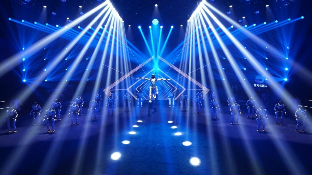 AGIBOT NIGHT w Szanghaju. Humanoidy przejmują scenę i zabawiają gości