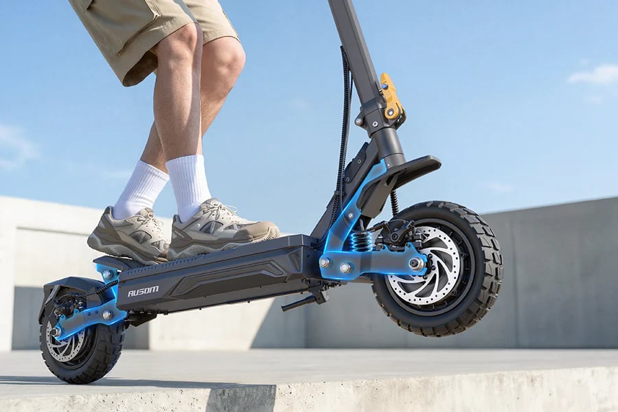 Bezdętkowe opony i hamulce tarczowe. Hulajnoga dla tych, którzy chcą jeździć legalnie i wygodnie