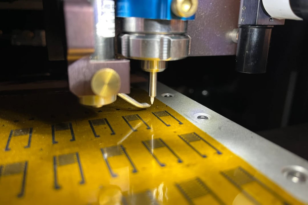 Drukowane neurony nie tylko imitują mózg. Potrafią wywołać odpowiedź żywych komórek