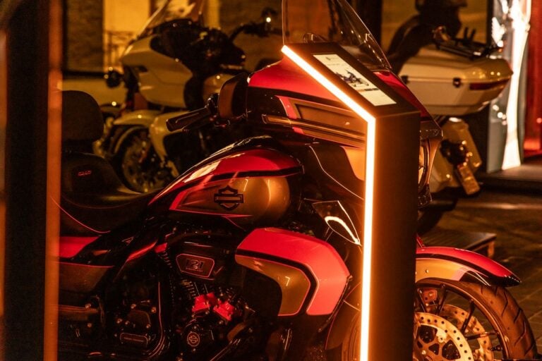 Nowe Harleye są duże, wygodne i bardzo pewne siebie. Europa najwyraźniej nadal chce tego mitu