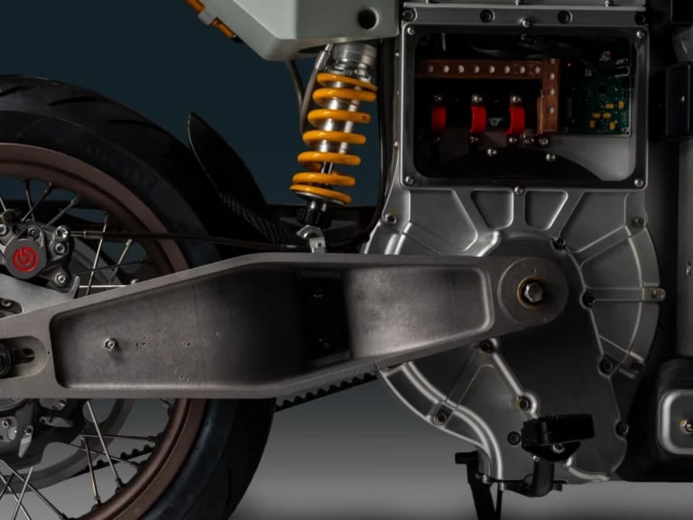 Ten brytyjski motocykl kosztuje fortunę, ale przypomina, że elektryfikacja nie musi być nudna