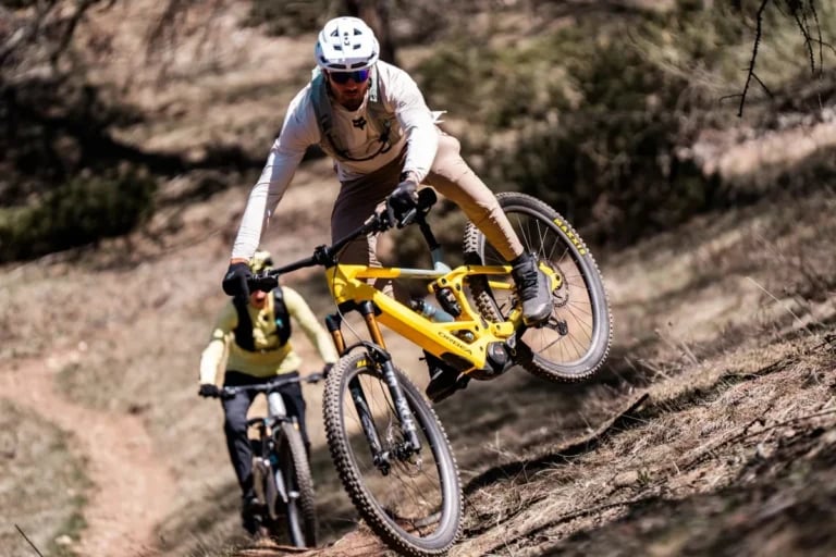 Orbea ma dość e-bike’ów, które ważą i zachowują się jak małe motocykle