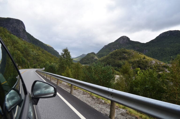 Wycieczki samochodowe mają zaskakujący wpływ na nasze zdrowie. Aż chce się ruszyć w drogę