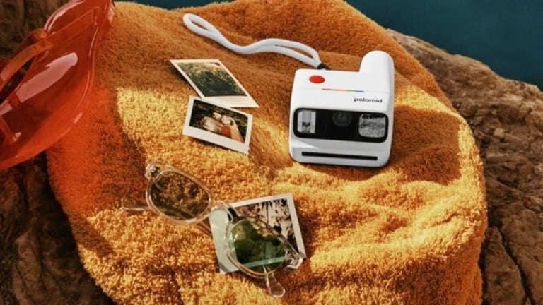 Ten Polaroid jest mały, drogi w użyciu i dziwnie kuszący
