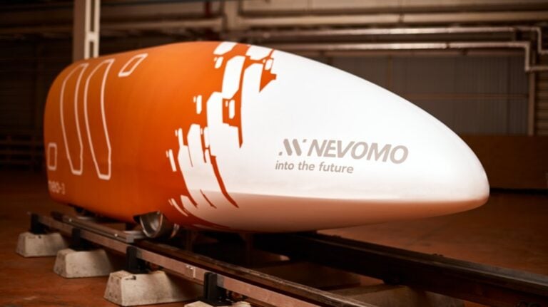 Polski wynalazek kładzie Hyperloop na łopatki. System kolejowy od Nevomo odniósł wielki sukces