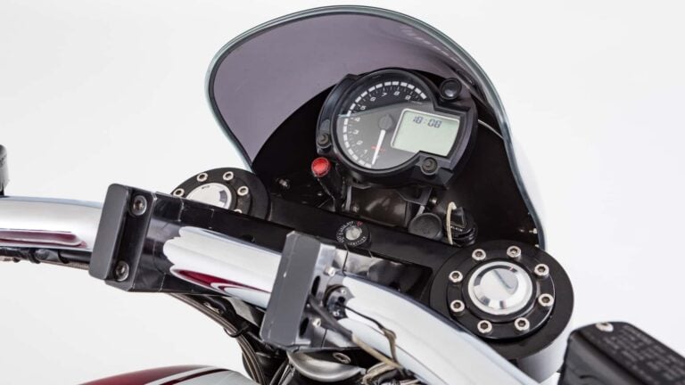 Rekord Guinnessa, silnik V10 i legalna jazda po drogach. Motocykl trafi na aukcje