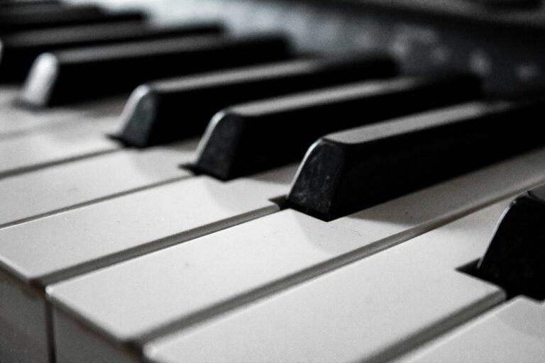 Muzyczny doping dla mózgu. Dlaczego pianino to najlepsza inwestycja w rozwój dziecka?