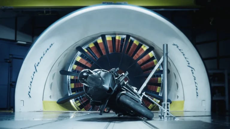 CFMOTO zabrało swój superbike do Pininfariny. Przy 315 km/h każdy podmuch ma znaczenie