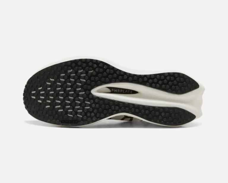 Te buty kosztują sporo, ale mają pomóc podczas pchania sań. HYROX dostał własny supershoe