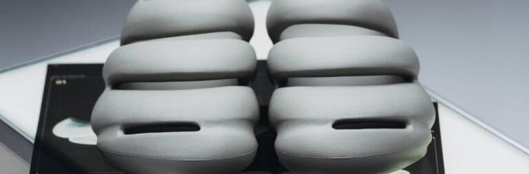 Crocs wybierają się do przyszłości z futurystycznymi butami w nowym wydaniu