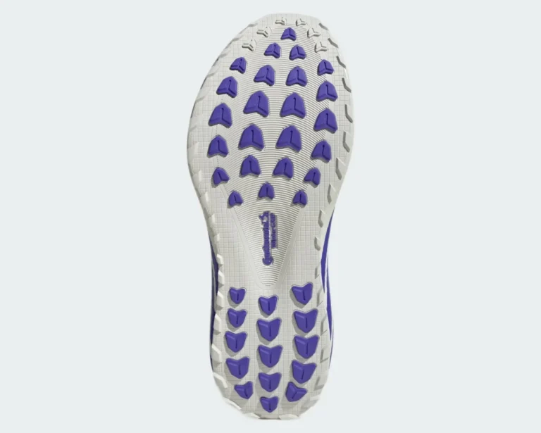 Gruba podeszwa, błoto i mokre liście. Adidas ma buty na sezon, którego biegacze nie lubią