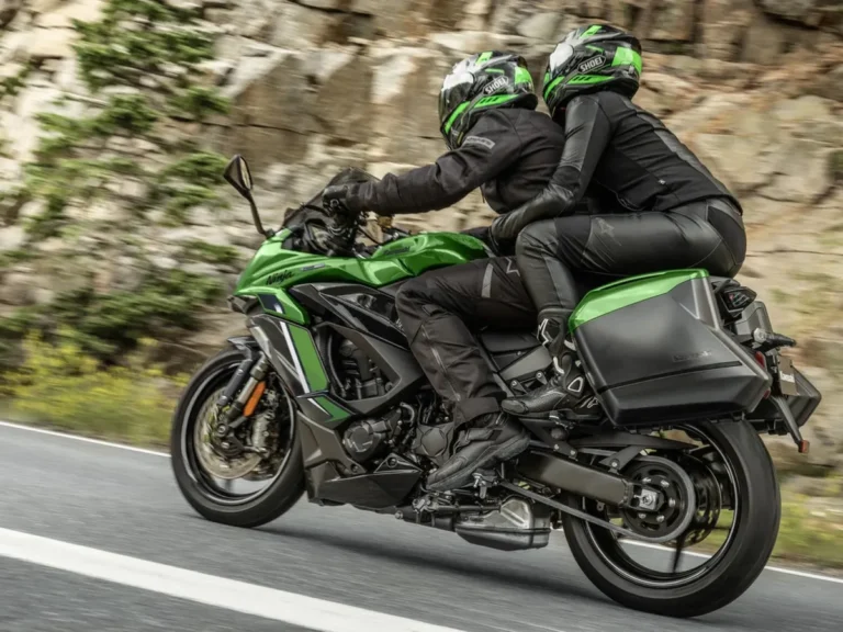 Kawasaki zmieniło niewiele, ale Ninja od razu nabrała charakteru