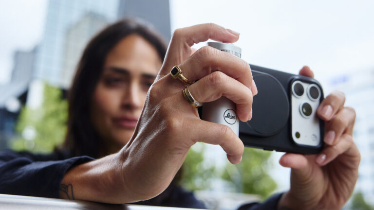 Z nakładką Leica Lux można zmienić smartfona w poważny aparat