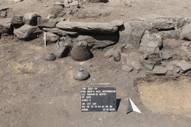 Dziesiątki prehistorycznych domów w Alpach. Archeolodzy odsłonili ślady niezwykłej osady