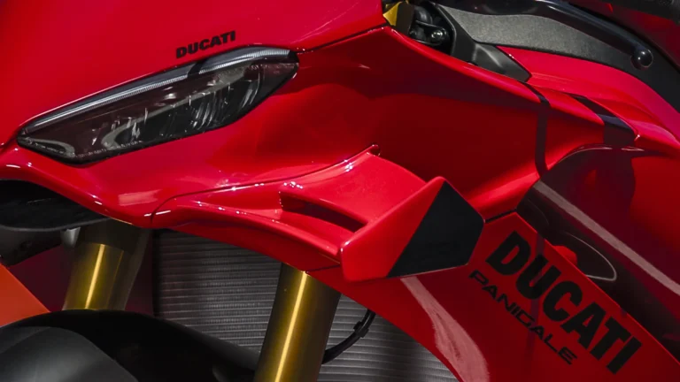 Ducati skróciło czas okrążenia o 0,4 sekundy. Za nowy model trzeba jednak sporo zapłacić