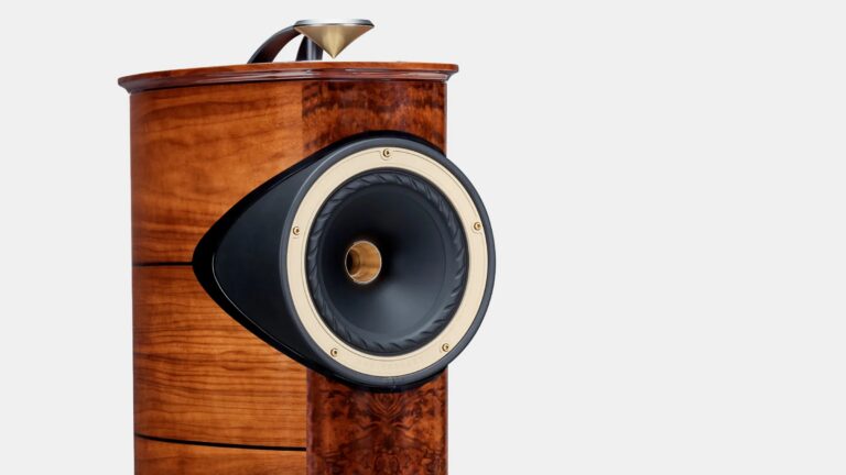 Fyne Audio świętuje dekadę modelem, który wygląda jak mebel z innej epoki