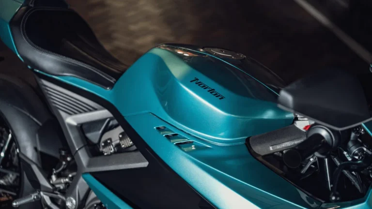 Norton jeszcze niedawno walczył o przetrwanie. Dziś produkuje superbike’a, który wygrywa konkursy