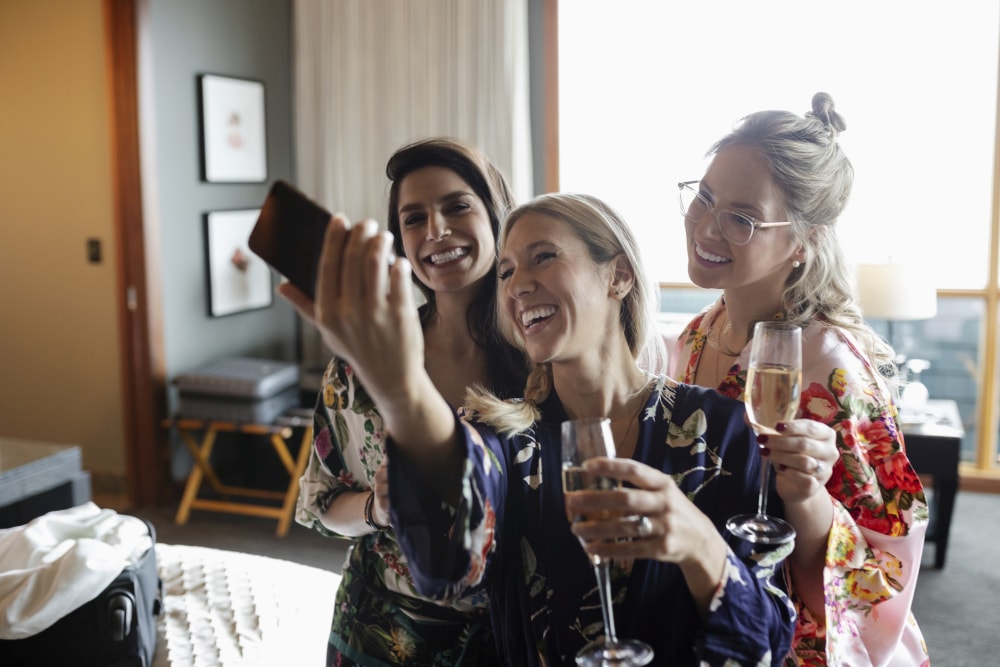 Ilu potrzebujemy przyjaciół, a ilu znajomych? Rządzi nami wielokrotność liczby 3